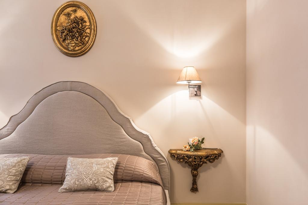 Palazzina Canal Apartment Venice Room photo